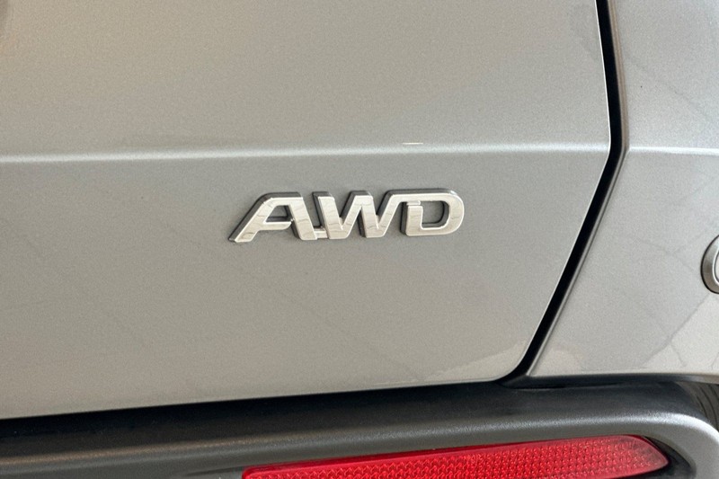 Toyota bZ4X Vehicle Full-screen Gallery Image 28