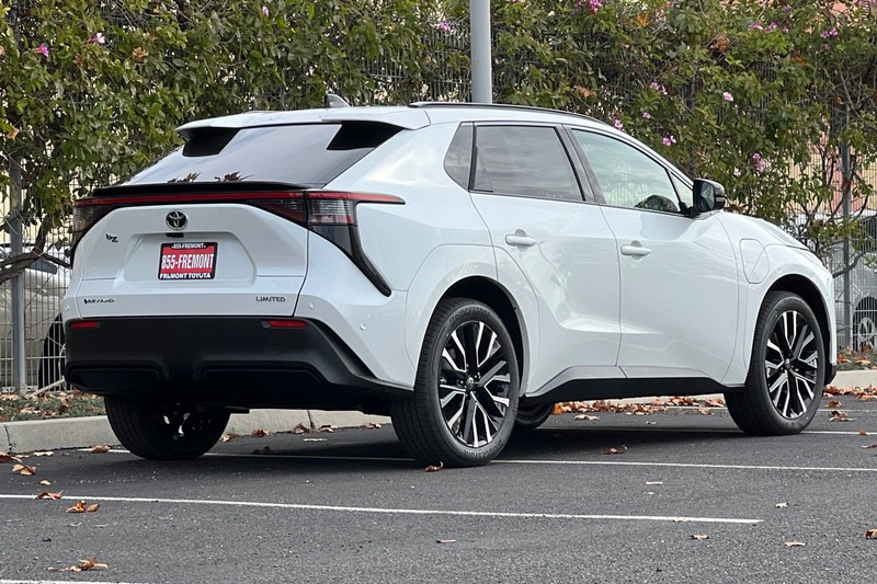 Toyota bZ Vehicle Full-screen Gallery Image 05