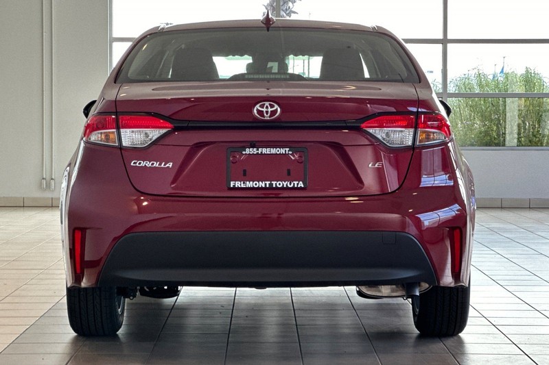 Toyota Corolla Vehicle Full-screen Gallery Image 06