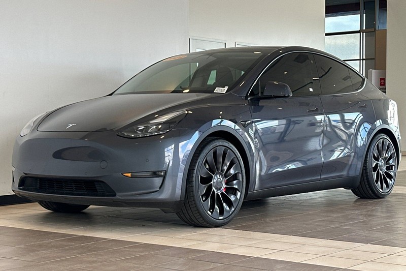 Tesla Model Y Vehicle Full-screen Gallery Image 08