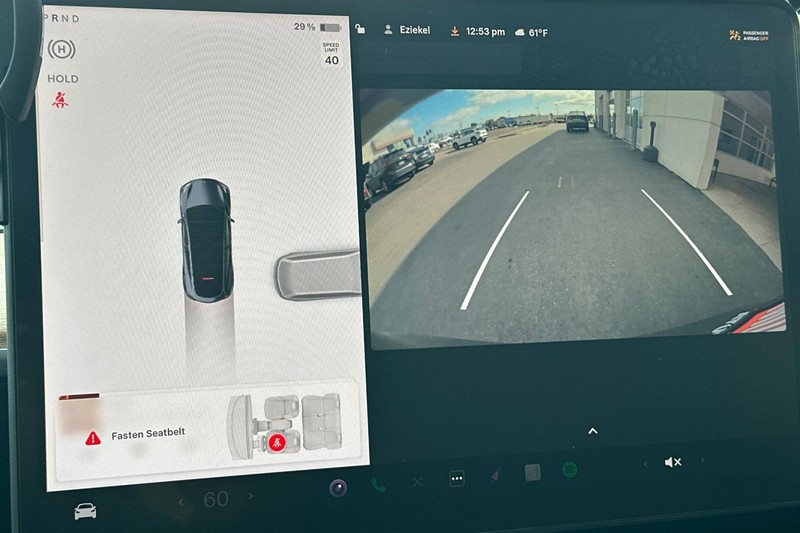 Tesla Model Y Vehicle Full-screen Gallery Image 20