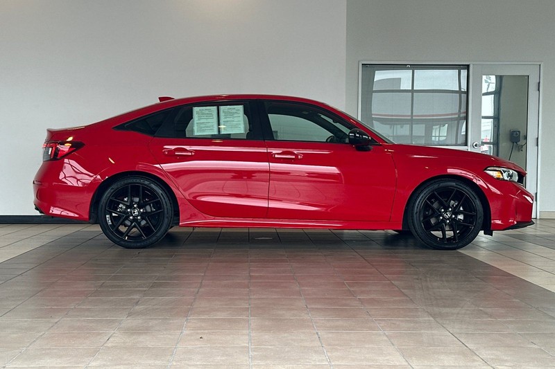 Honda Civic Sedan Vehicle Full-screen Gallery Image 03