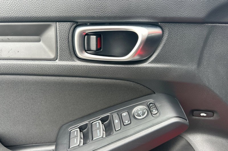 Honda Civic Sedan Vehicle Full-screen Gallery Image 11