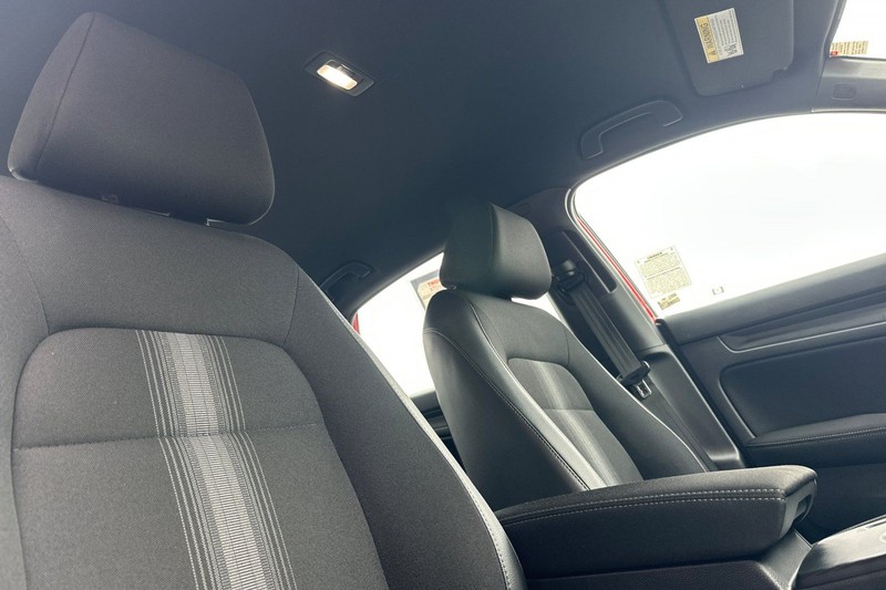 Honda Civic Sedan Vehicle Full-screen Gallery Image 16