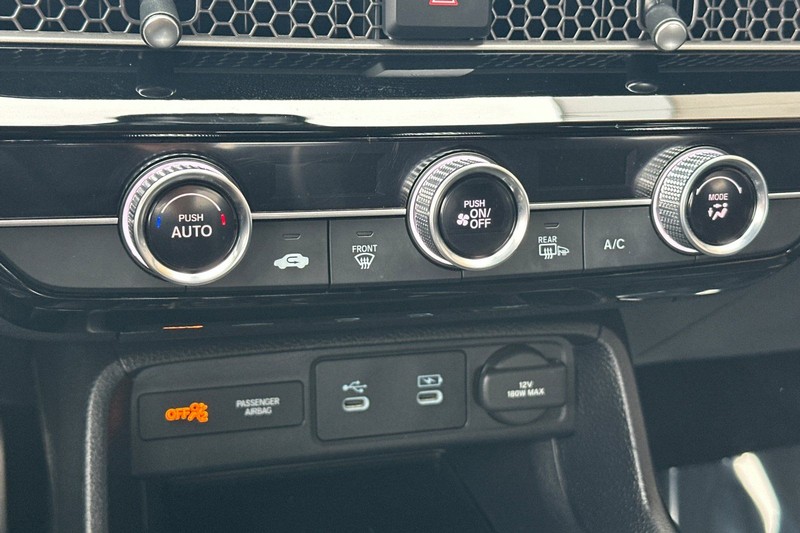 Honda Civic Sedan Vehicle Full-screen Gallery Image 19