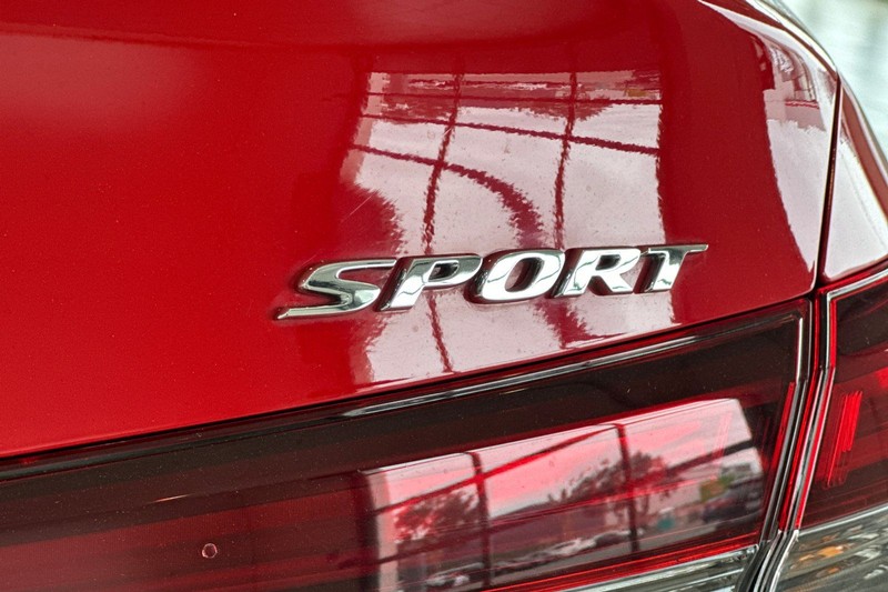 Honda Civic Sedan Vehicle Full-screen Gallery Image 26