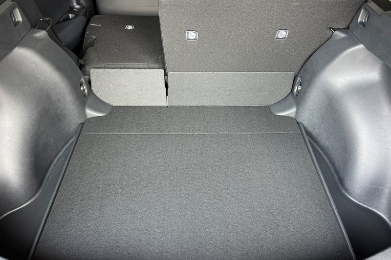 Toyota Corolla Cross Vehicle Full-screen Gallery Image 12