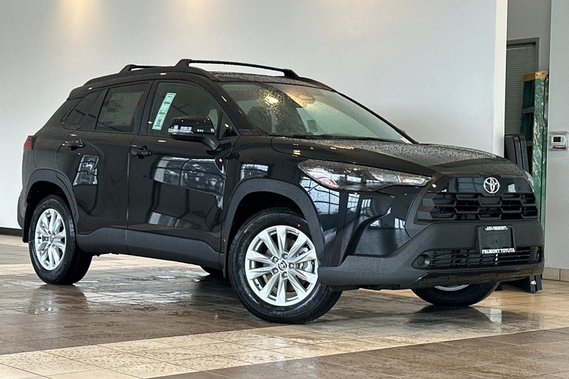 Toyota Corolla Cross Vehicle Full-screen Gallery Image 02