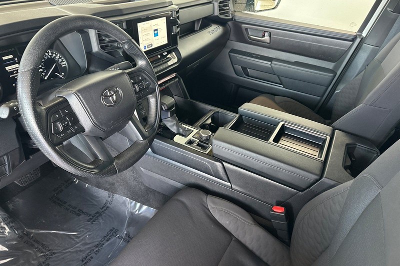 Toyota Tundra 4WD Vehicle Full-screen Gallery Image 10