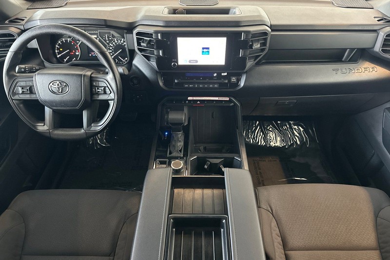 Toyota Tundra 4WD Vehicle Full-screen Gallery Image 13