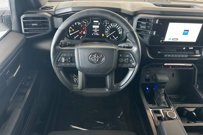 Toyota Tundra 4WD Vehicle Full-screen Gallery Image 14