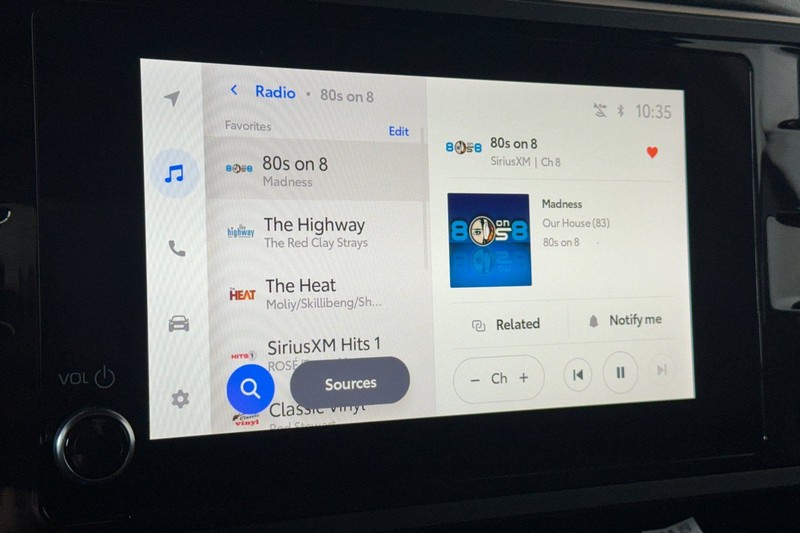 Toyota Tundra 4WD Vehicle Full-screen Gallery Image 17