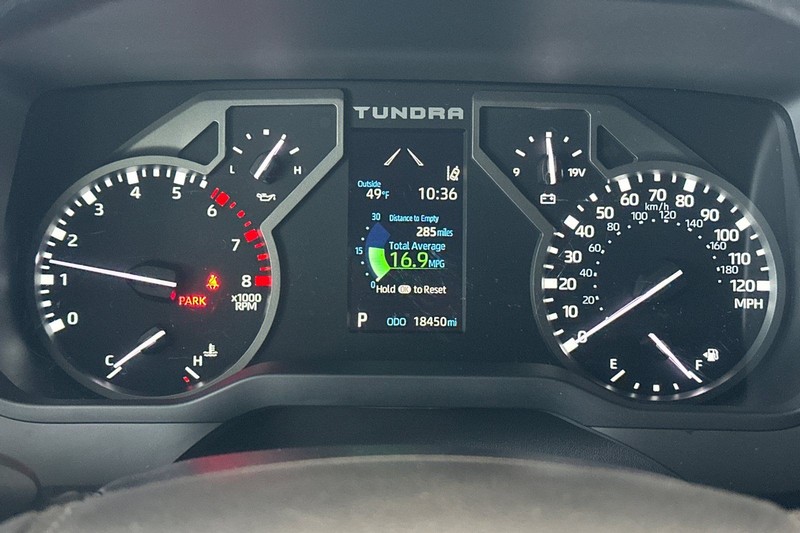 Toyota Tundra 4WD Vehicle Full-screen Gallery Image 23