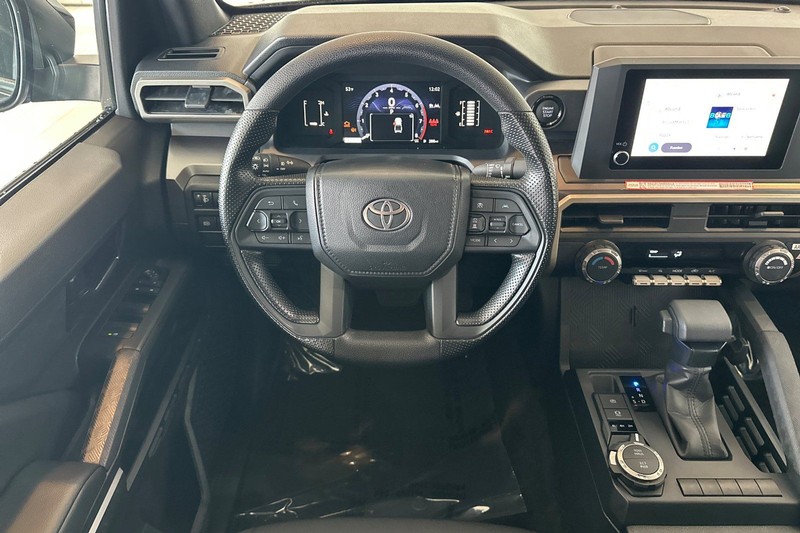 Toyota Tacoma 4WD Vehicle Full-screen Gallery Image 14