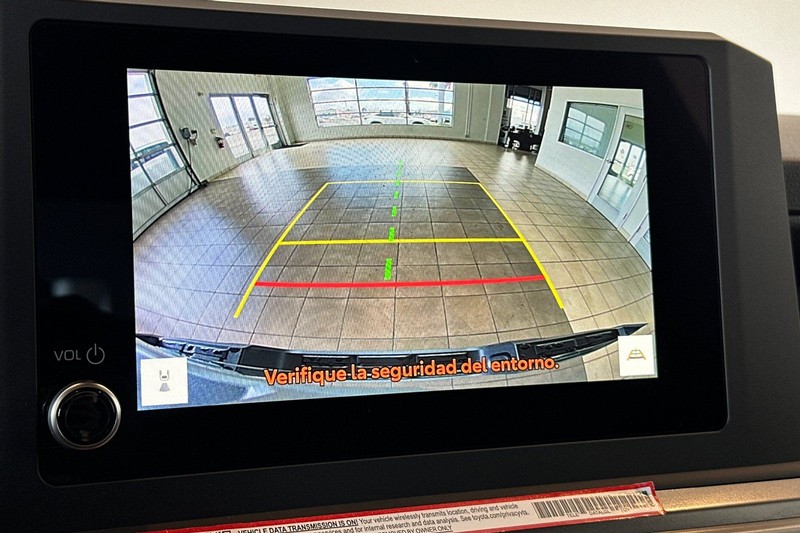 Toyota Tacoma 4WD Vehicle Full-screen Gallery Image 19