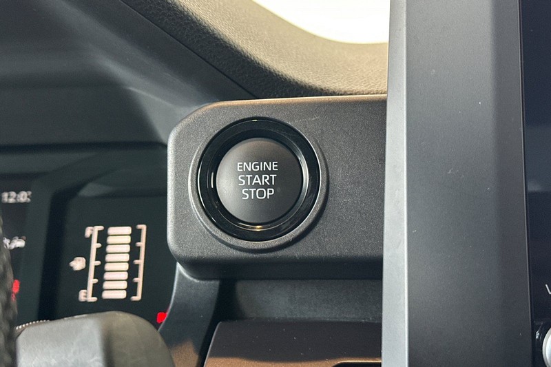 Toyota Tacoma 4WD Vehicle Full-screen Gallery Image 22