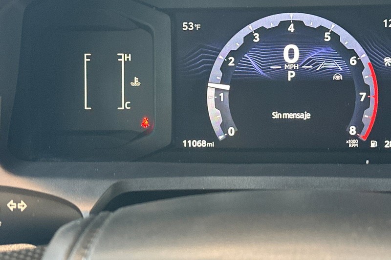 Toyota Tacoma 4WD Vehicle Full-screen Gallery Image 25