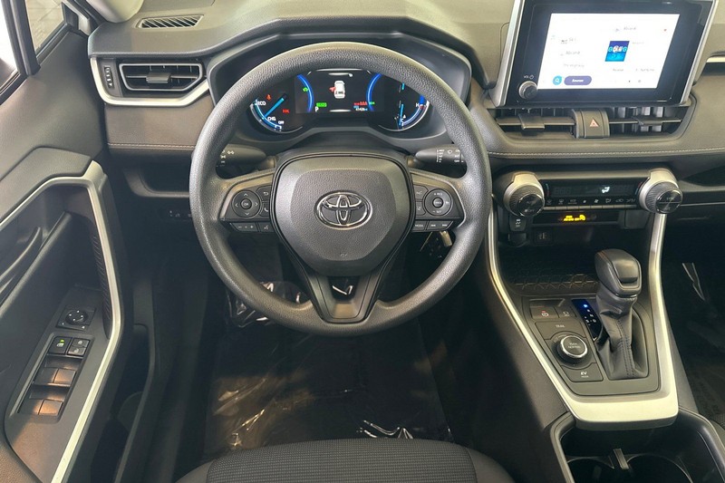 Toyota RAV4 Vehicle Full-screen Gallery Image 14