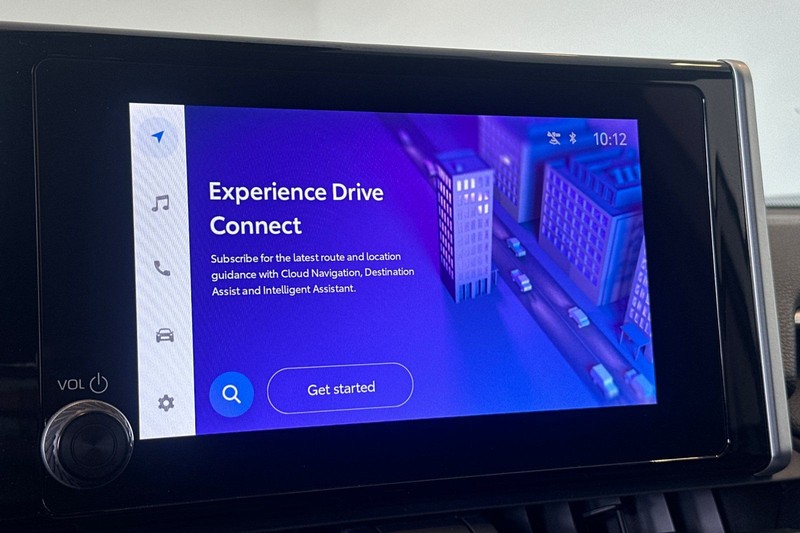 Toyota RAV4 Vehicle Full-screen Gallery Image 19