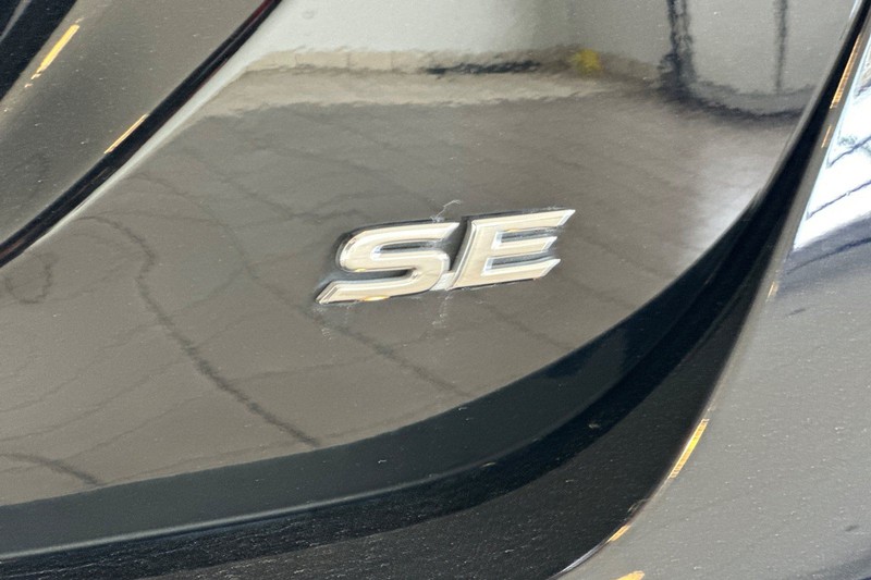 Toyota Camry Vehicle Full-screen Gallery Image 25