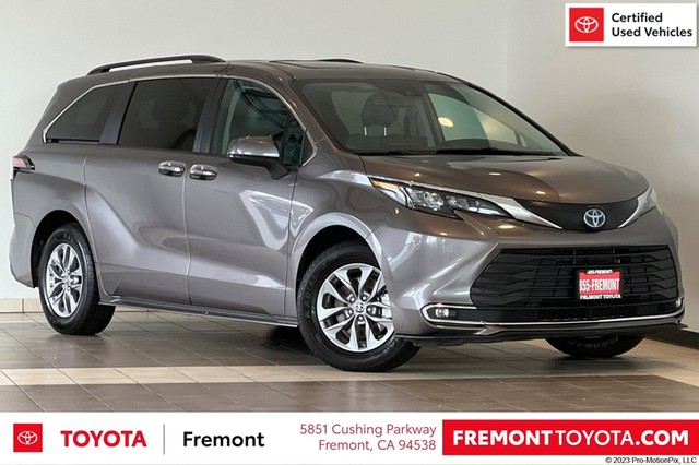 more details - toyota sienna