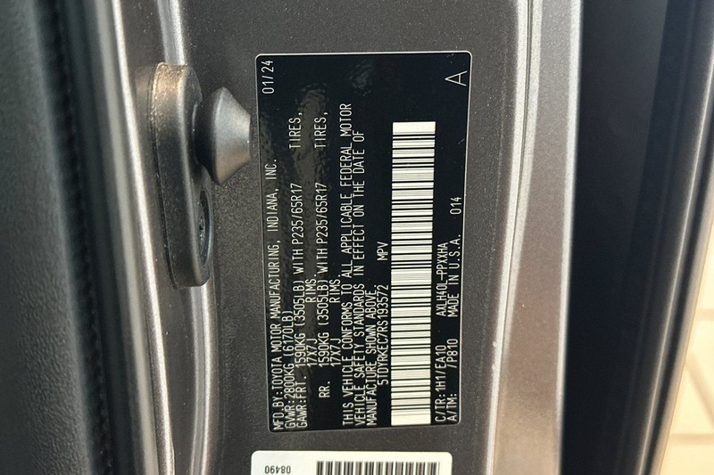 Toyota Sienna Vehicle Full-screen Gallery Image 30