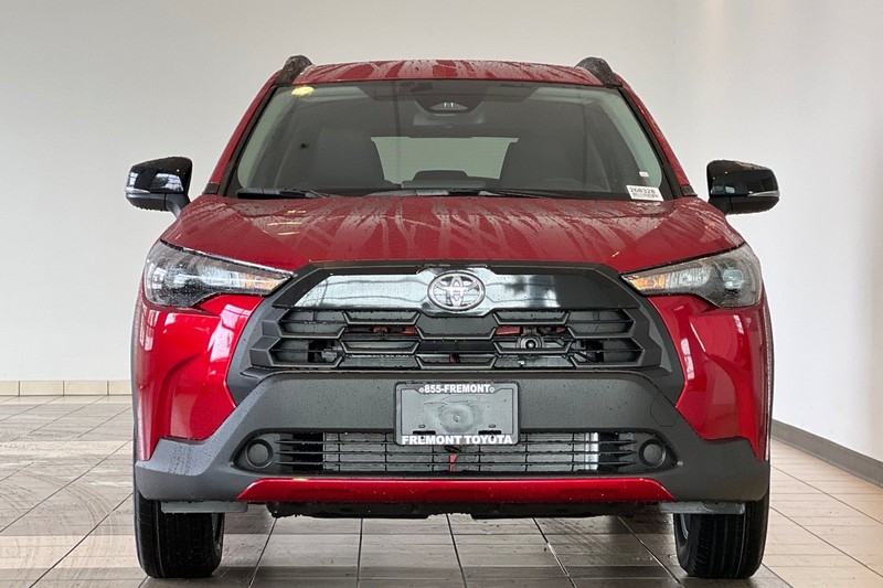 Toyota Corolla Cross Vehicle Full-screen Gallery Image 03