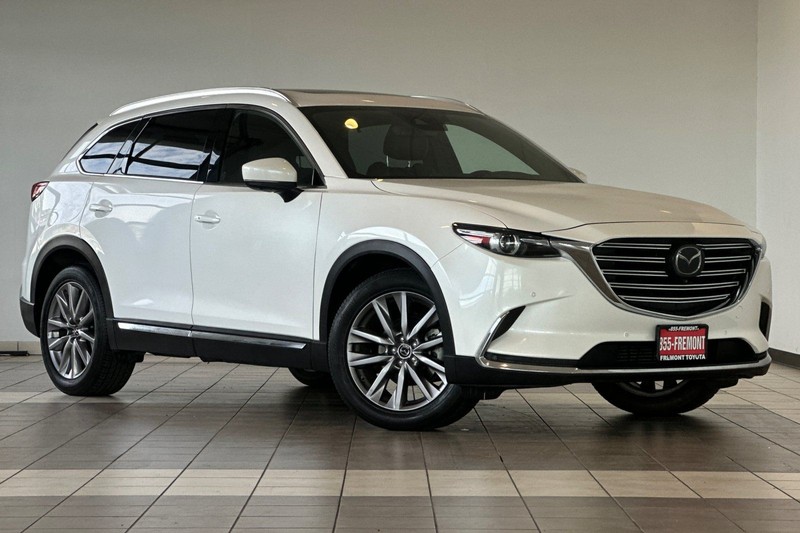 Mazda CX-9 Vehicle Full-screen Gallery Image 02