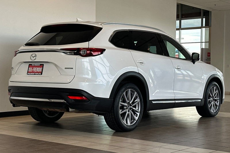 Mazda CX-9 Vehicle Full-screen Gallery Image 04