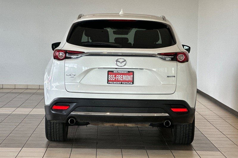 Mazda CX-9 Vehicle Full-screen Gallery Image 05