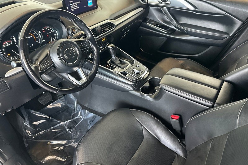 Mazda CX-9 Vehicle Full-screen Gallery Image 10