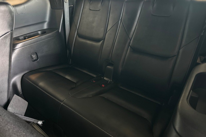 Mazda CX-9 Vehicle Full-screen Gallery Image 15