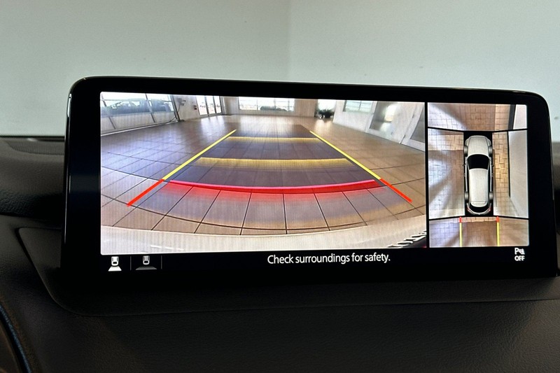 Mazda CX-9 Vehicle Full-screen Gallery Image 21