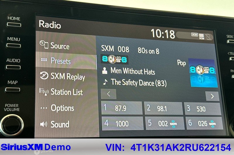 Toyota Camry Vehicle Full-screen Gallery Image 27