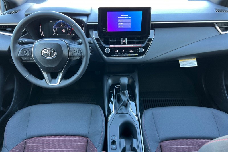 Toyota Corolla Vehicle Full-screen Gallery Image 11