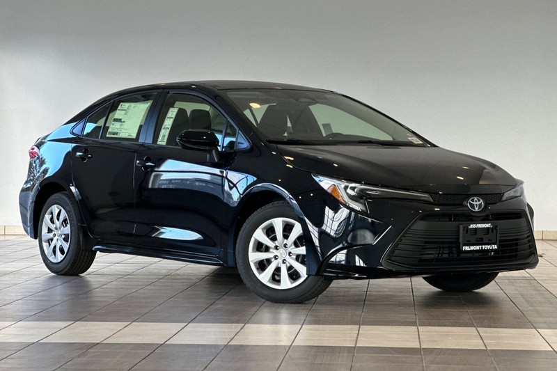 Toyota Corolla Hybrid Vehicle Full-screen Gallery Image 02