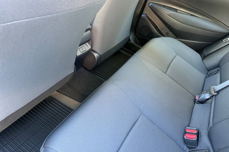 Toyota Corolla Hybrid Vehicle Full-screen Gallery Image 10