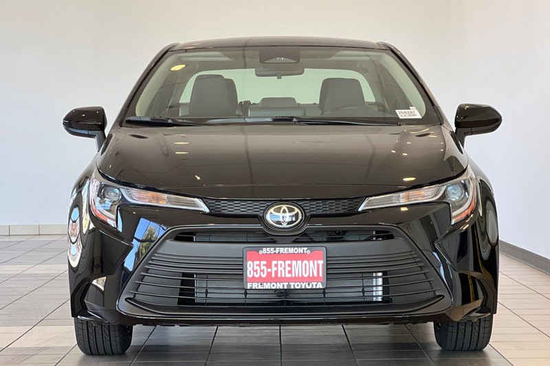 Toyota Corolla Vehicle Full-screen Gallery Image 03