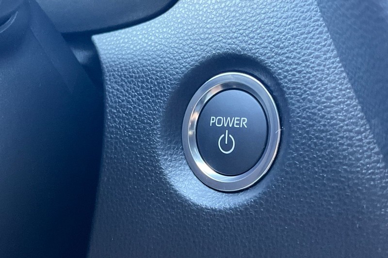 Toyota Corolla Hybrid Vehicle Full-screen Gallery Image 19