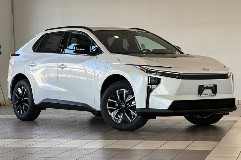 Toyota bZ Vehicle Full-screen Gallery Image 02