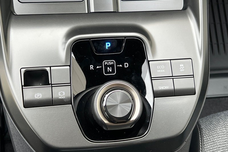 Toyota bZ Vehicle Full-screen Gallery Image 19