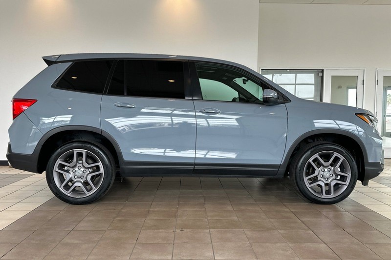 Honda Passport Vehicle Full-screen Gallery Image 03