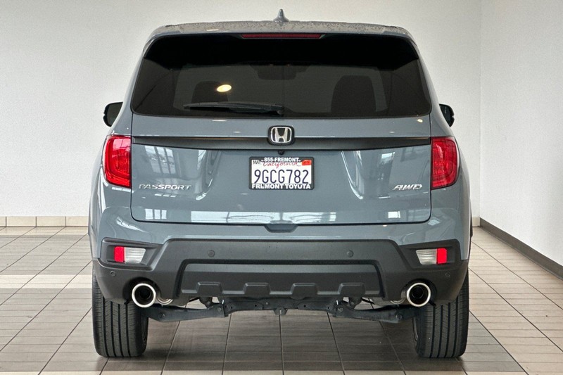 Honda Passport Vehicle Full-screen Gallery Image 05