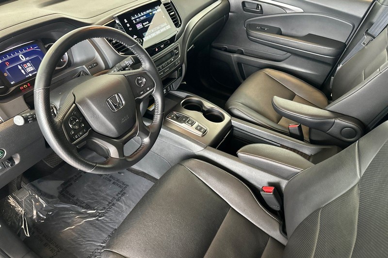 Honda Passport Vehicle Full-screen Gallery Image 10