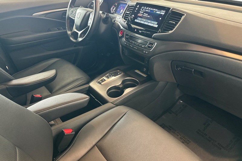 Honda Passport Vehicle Full-screen Gallery Image 16