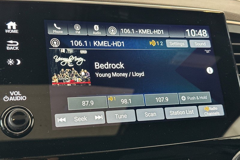 Honda Passport Vehicle Full-screen Gallery Image 18