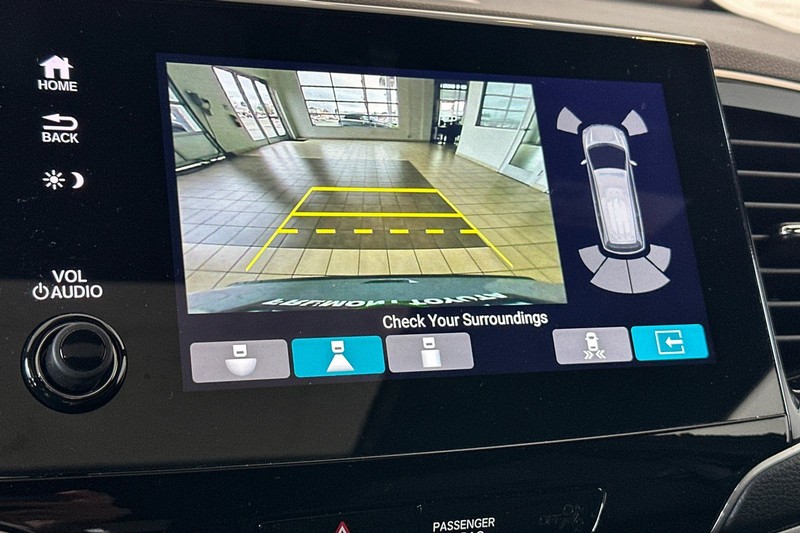 Honda Passport Vehicle Full-screen Gallery Image 19