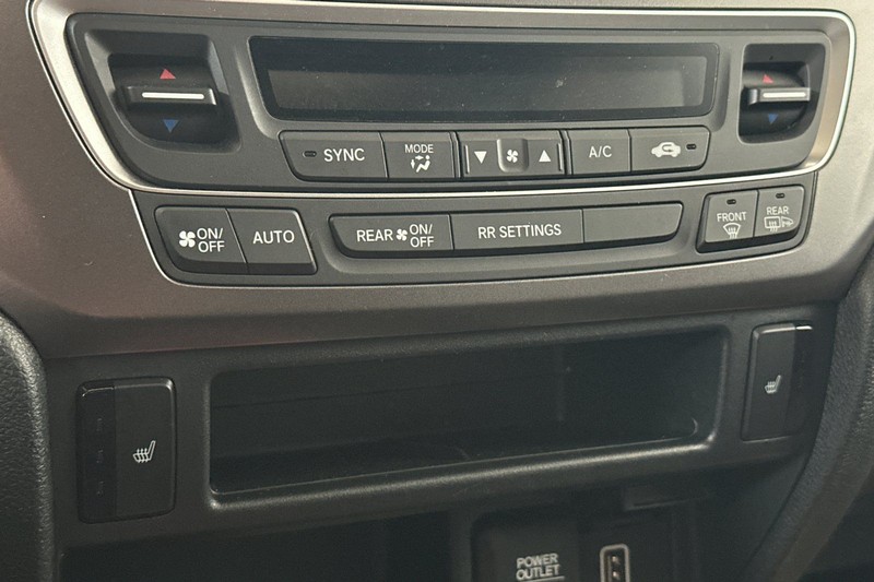 Honda Passport Vehicle Full-screen Gallery Image 20