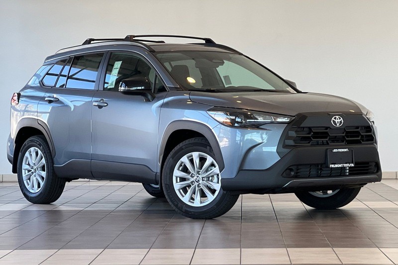 Toyota Corolla Cross Vehicle Full-screen Gallery Image 02