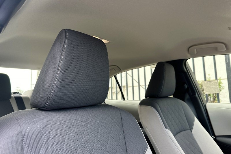 Toyota Corolla Vehicle Full-screen Gallery Image 14